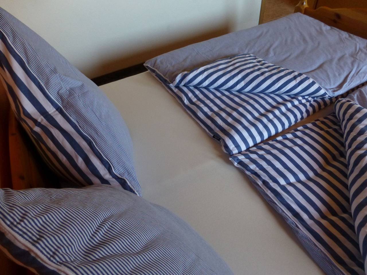 Ganze Wohnung, Ferienwohnung 'Wollgras, 100qm' mit Bergblick und Wi-Fi in Ostrach, Region Bodensee-Oberschwaben