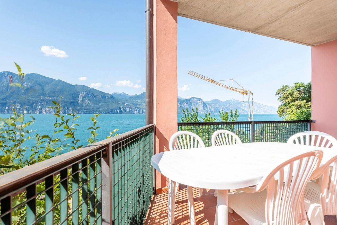 Ganze Wohnung, Ferienwohnung für 3 Personen mit Garten in Castelletto di Brenzone, Brenzone