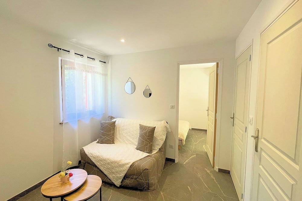 Gite de 38m2 en Campagne en Provence au Pied du Luberon à 15 Minutes du Colorado in Saignon, Regionaler Naturpark Luberon