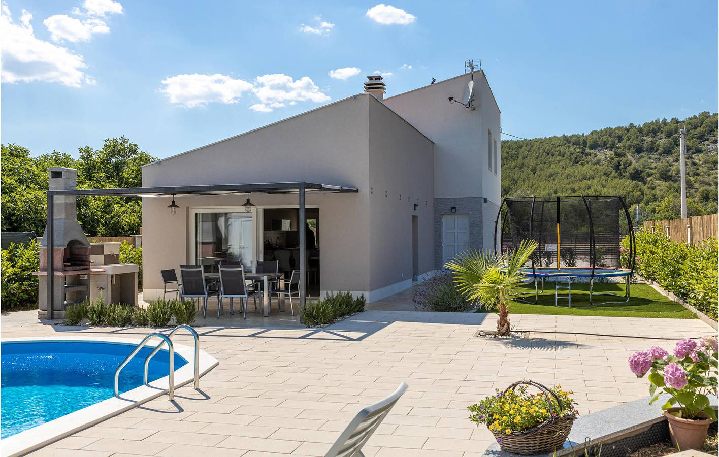 Holiday home for 8 people with terrace in Split-Dalmatia