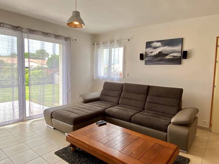 Geräumiges Ferienhaus mit Garten, nahe Strand und WLAN in Le Bernard, Vendée