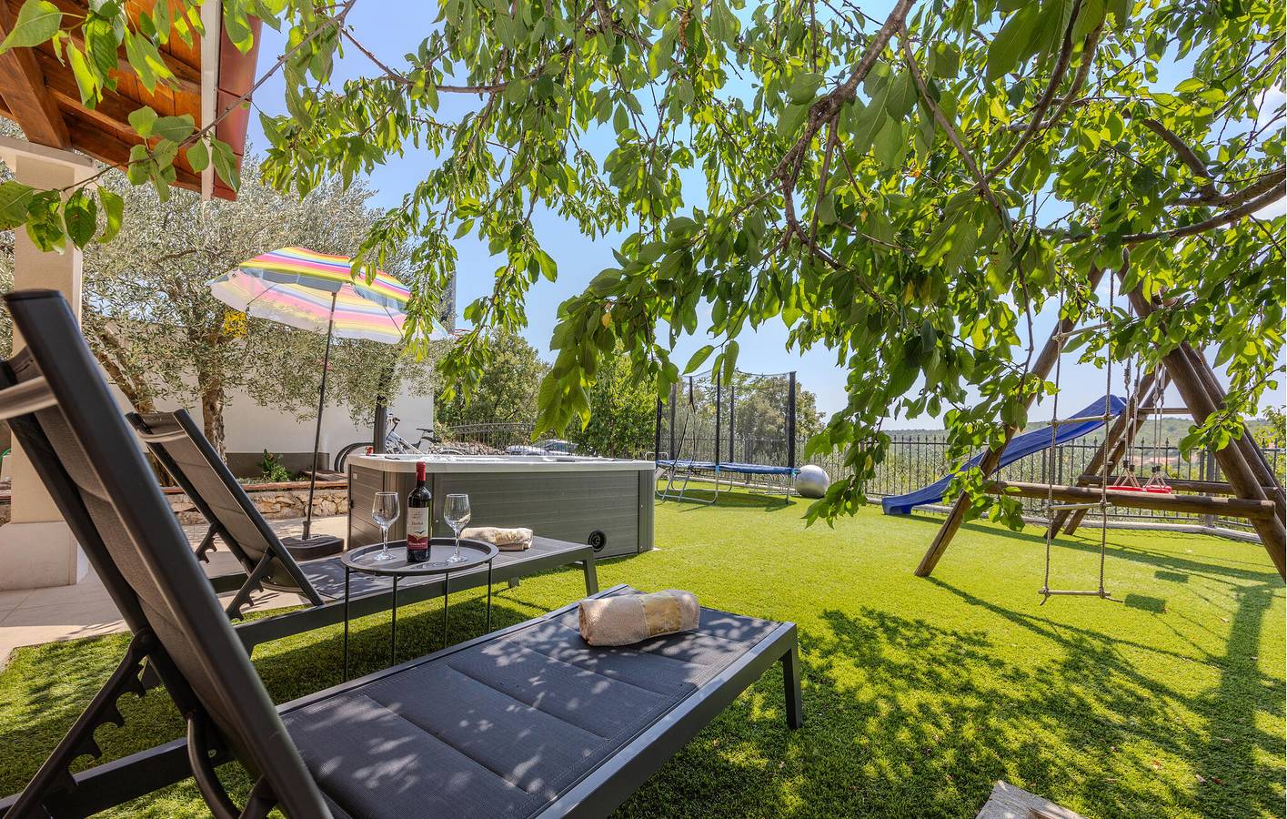 Ferienhaus für 8 Personen mit Terrasse in Makarska Riviera