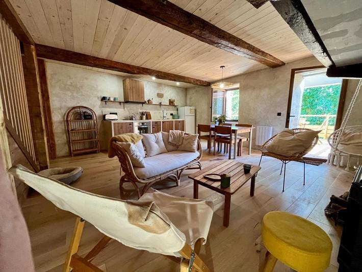 Location de vacances pour 5 personnes, avec jardin et vue, animaux acceptés à Le Bez