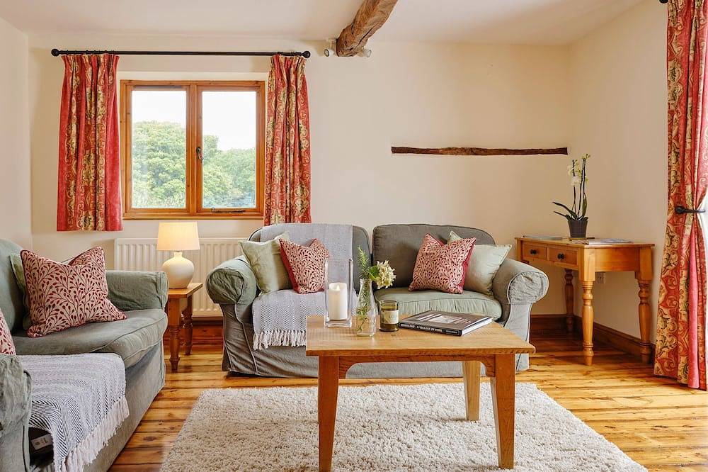 Enjoy tranquil Devon but near coast and pubs. in Hartland, Hartland Devon Heritage Coast