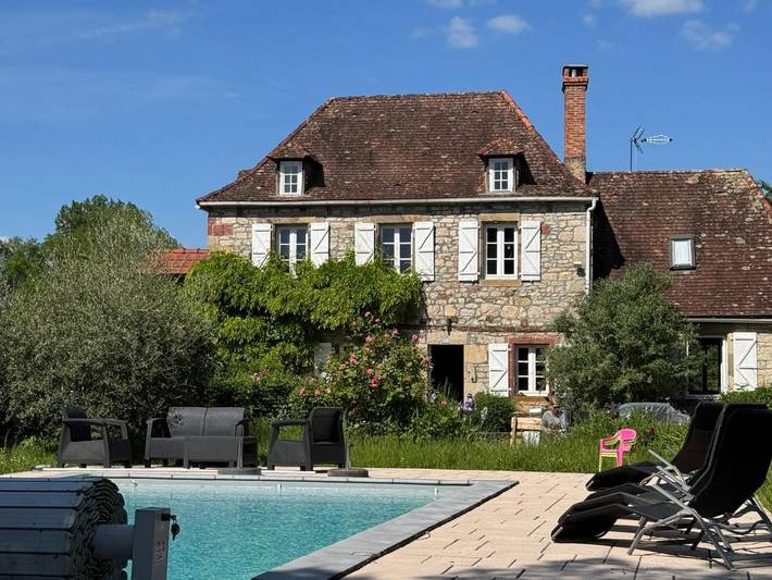 Location de vacances pour 10 personnes, avec Terrasse et Jardin ainsi que Piscine et Vue à Chauffour-sur-Vell
