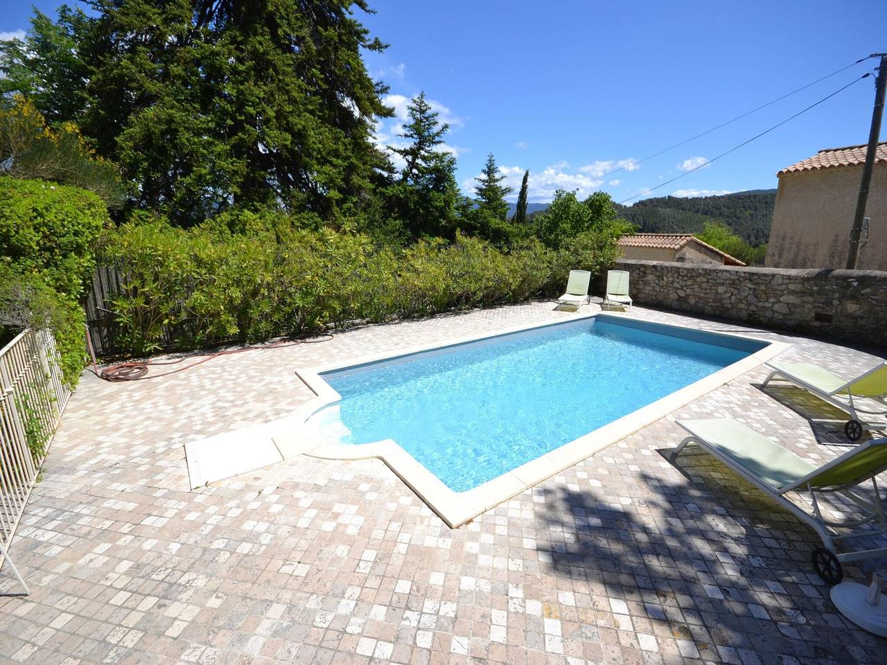 Large holiday home in Vaison-La-Romaine with garden in Vaison-la-Romaine, Parc naturel régional du Mont-Ventoux