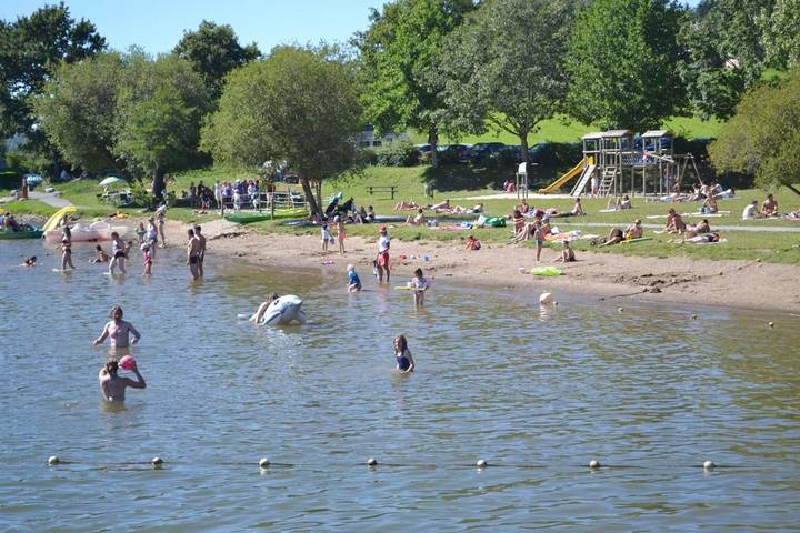 Parc de vacances pour 5 personnes, avec jardin ainsi que vue sur le lac et vue dans Lac de Villefranche de Panat - 2