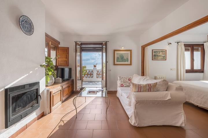 Ganzes Studio, Einzimmerapartment 'Casa Belmonte' mit Meerblick, privater Terrasse und Wi-Fi in Bubión, Cordillera Penibética