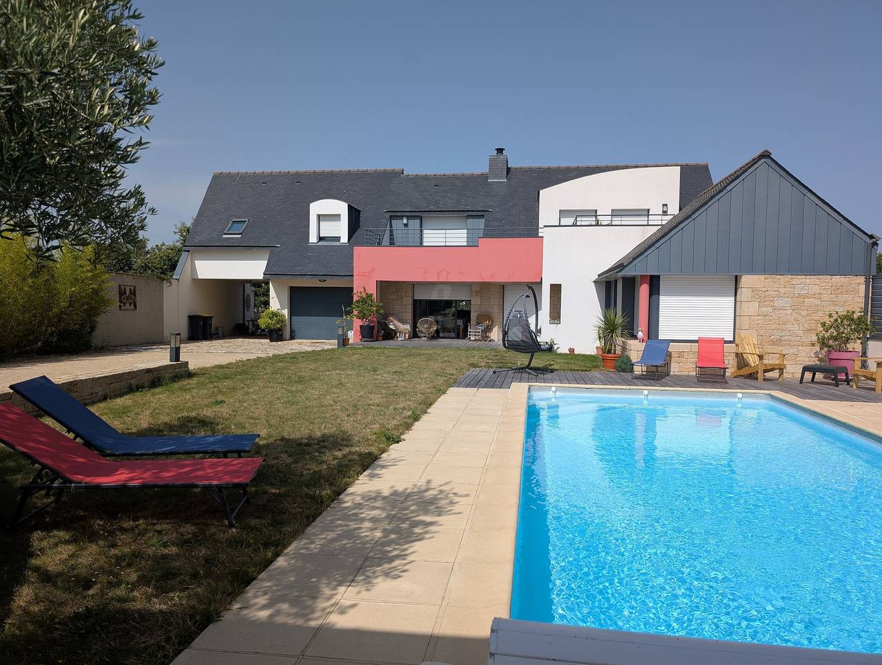 Apartamento entero, Apartamento 'Le Clos Du Pont, Zen' con vistas al mar, piscina privada y Wi-Fi in Noyalo, Côte des Mégalithes