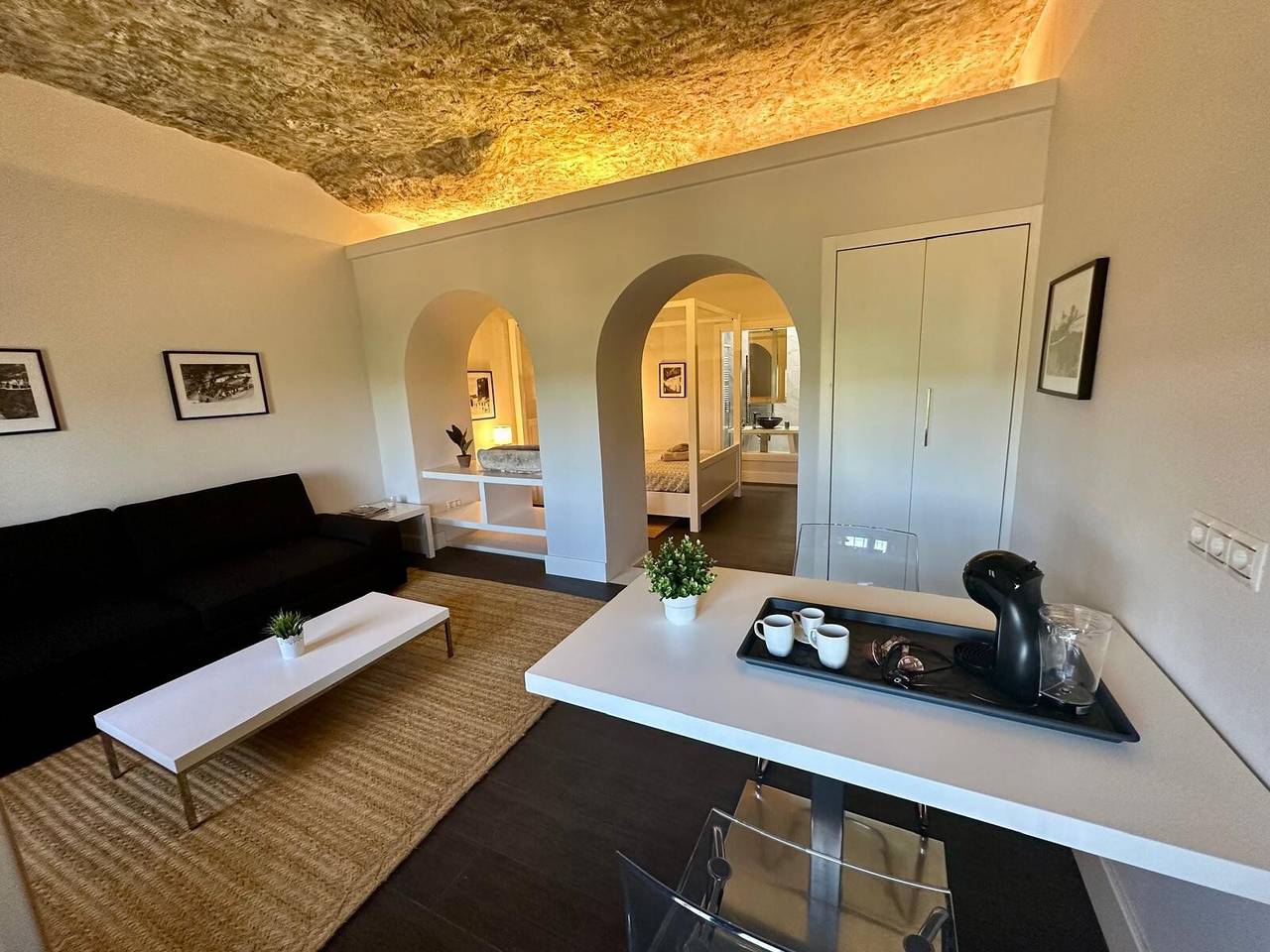 Zimmer 'Cueva 2' mit Bergblick, privatem Pool und Wlan in Setenil de las Bodegas, Pueblos Blancos