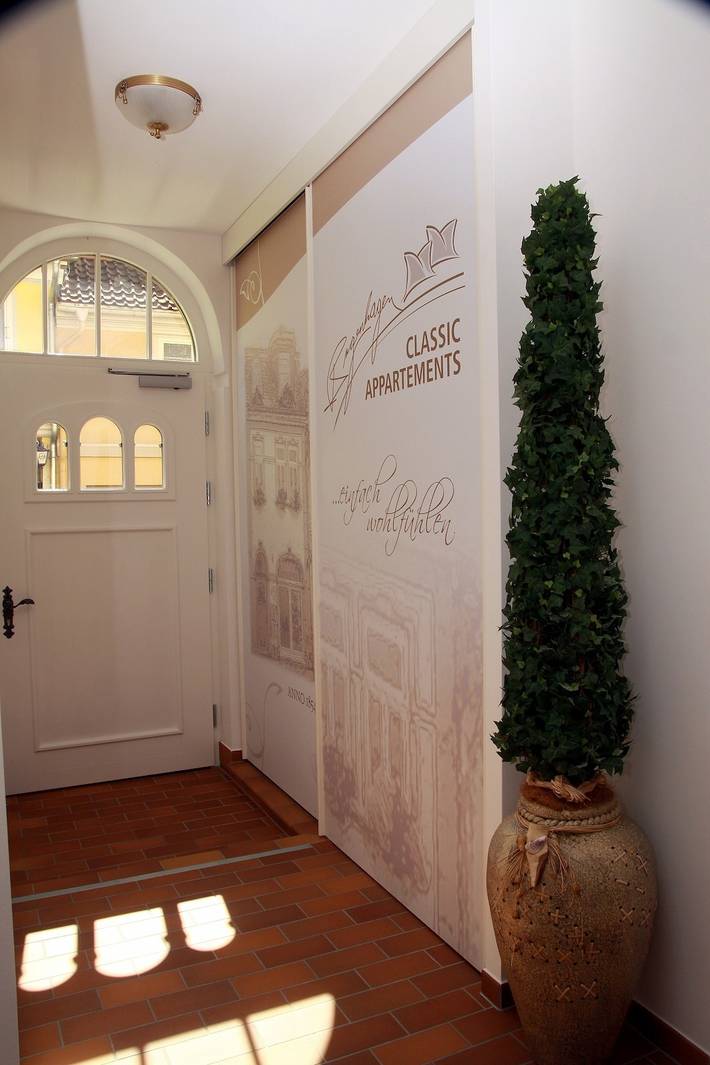 Ganze Ferienwohnung, Bugenhagen - Classic Appartements - 4 Fw 4 m. 1 komb. Wohn-Schlafr., Küchenzeile, Du+Wc, 3 P., 2. Og, 45 m² in Arnstadt, Thüringer Kernland