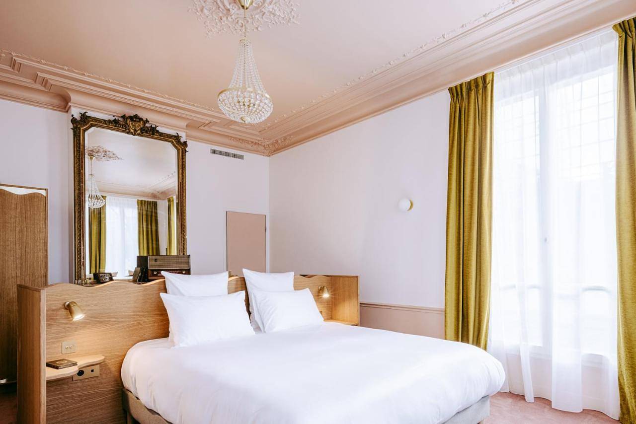 Le Charmant Hôtel in Saint-Ouen, Seine-Saint-Denis