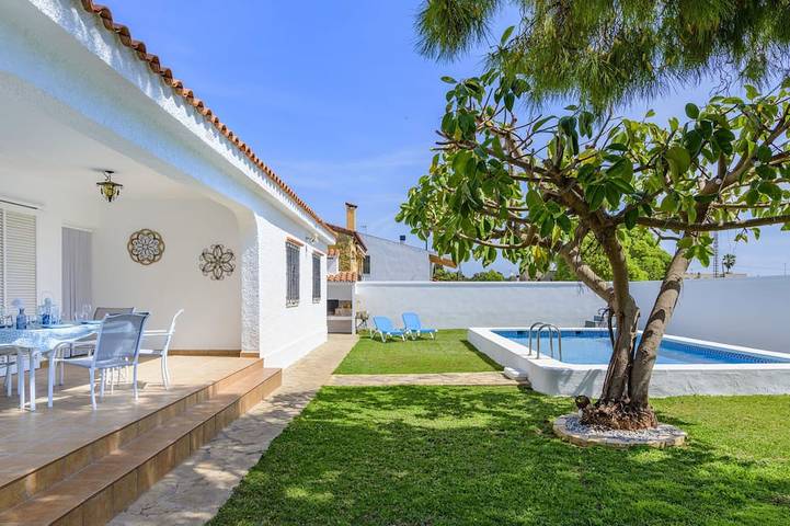 Holiday home for 6 people, with pool and balcony - 1