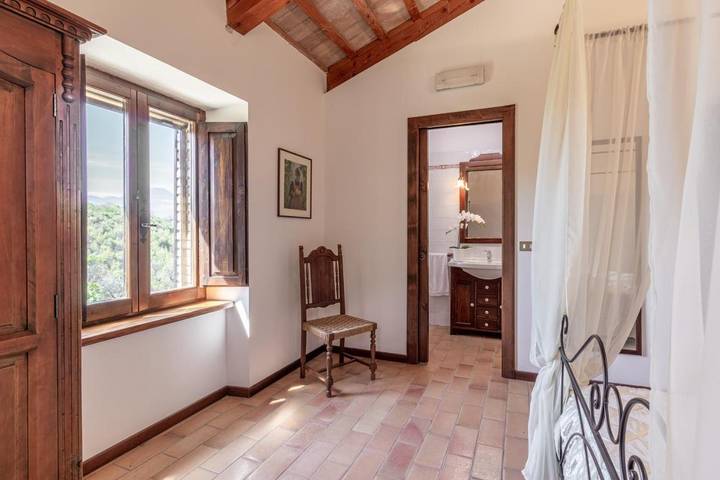 Location de vacances pour 3 personnes, avec vue et jardin à Cingoli - 4