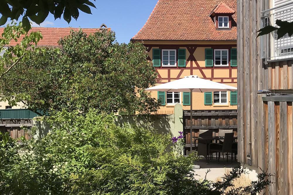 Entire apartment, Nice and modern apartment with three bedrooms, two bathrooms and sauna in Burgbernheim, Romantische Straße