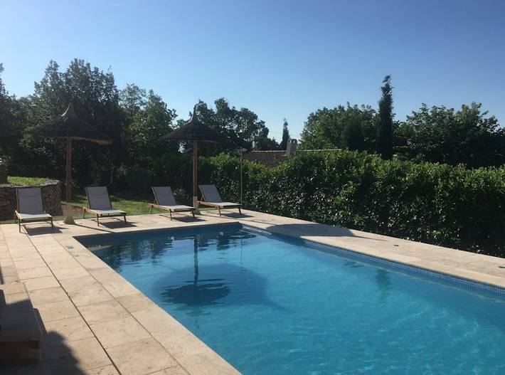 Studio pour 4 personnes, avec jardin et piscine