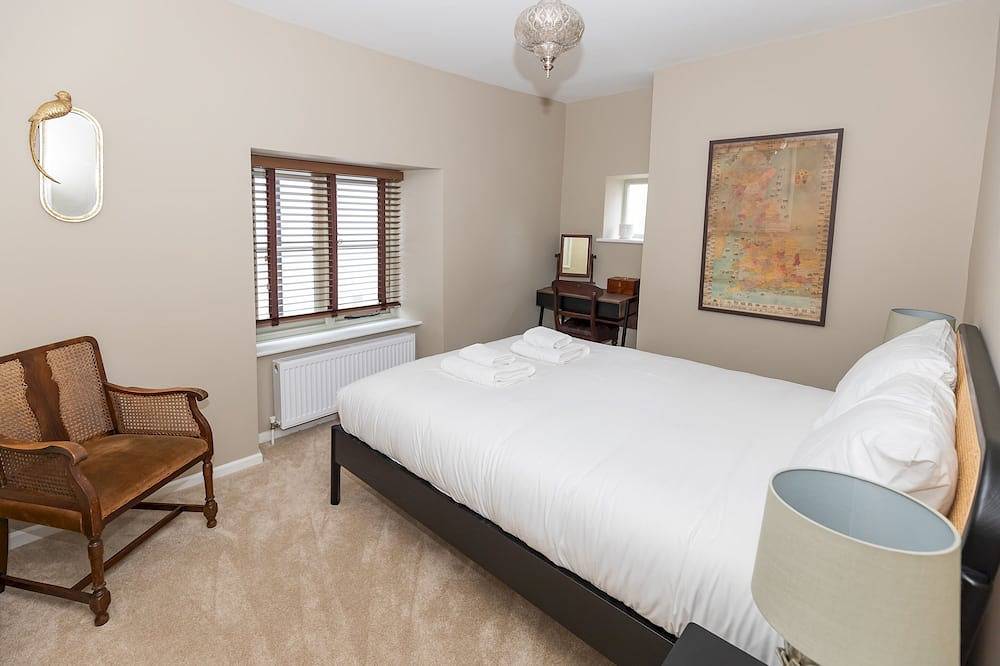 Pass the Keys | A Hidden Gem in the Heart of Wells, Somerset in Wells, Somerset
