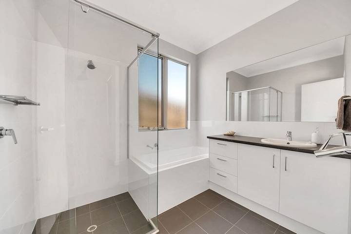 Holiday home for 14 people, with balcony and garden in Middleton (South Australia)