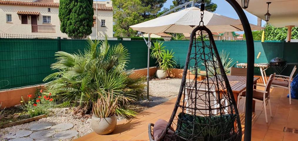 Gîte pour 4 personnes, avec terrasse dans Boulouris