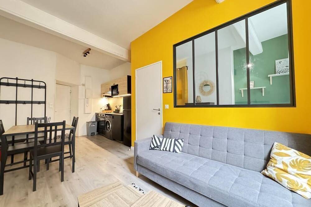 Entire apartment, T2 Centre Riom 3 People in Riom, Riom region