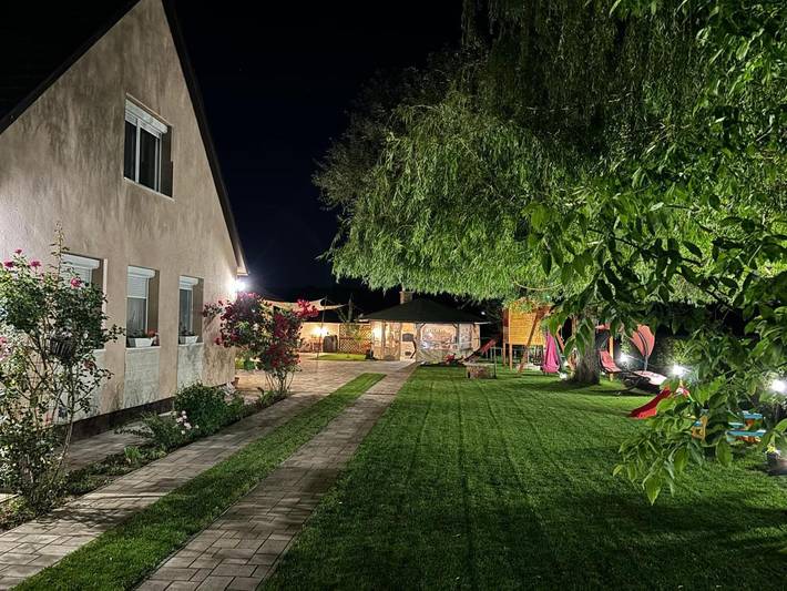 Apartament wakacyjny dla 2 osób, z jacuzzi i ogród w Hajdúszoboszló