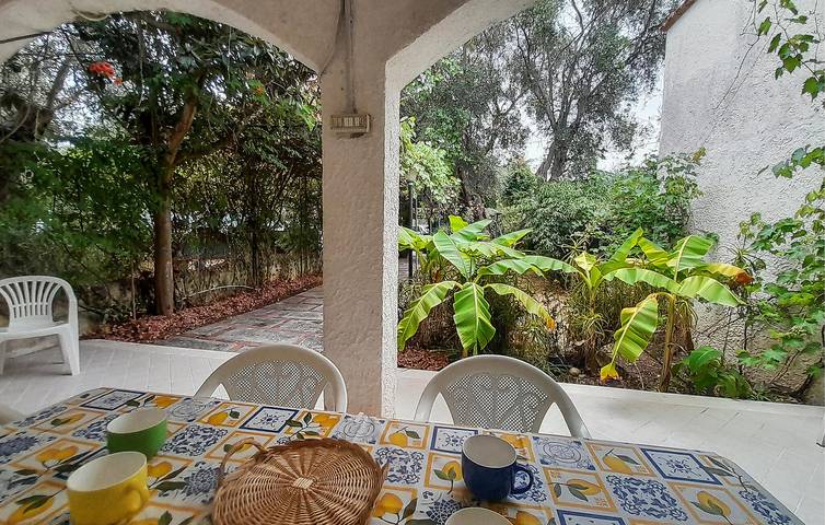 Location de vacances pour 9 personnes, avec piscine et jardin, animaux acceptés à Vico del Gargano - 2