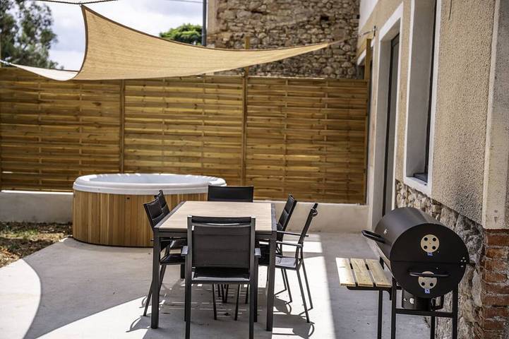 Chalet pour 8 personnes, avec jardin et jacuzzi à Gaillac