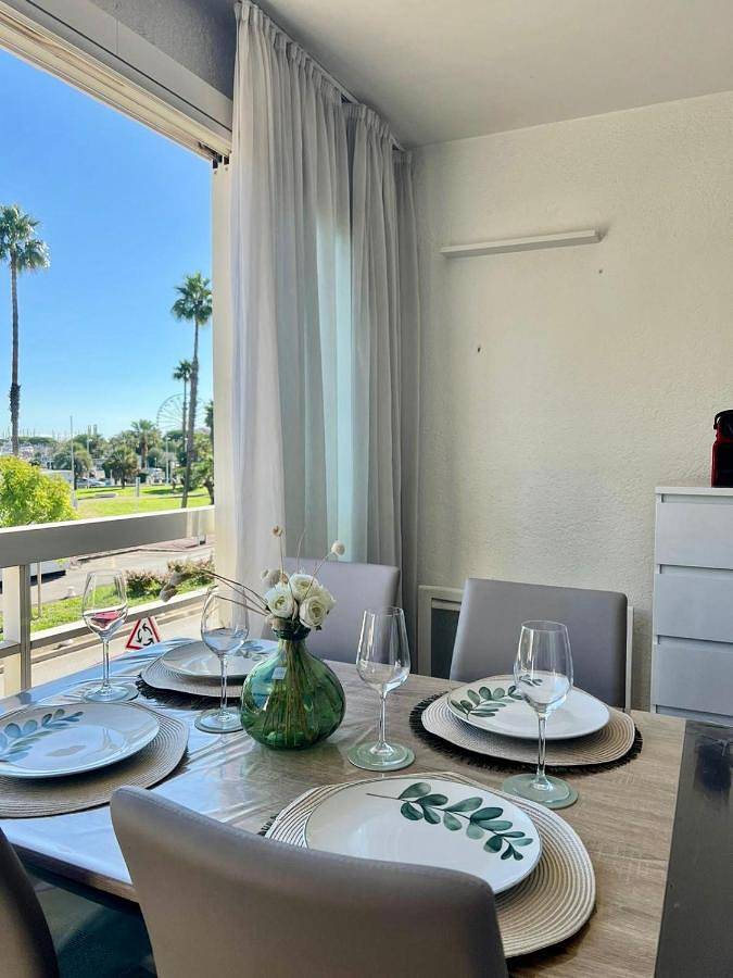 Gîte pour 3 personnes, avec terrasse et vue dans Gare D Antibes - 4