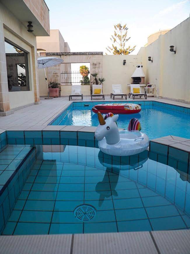 Villa voor 8 personen, with zwembad and tuin as well as whirlpool, kindvriendelijk in Malta