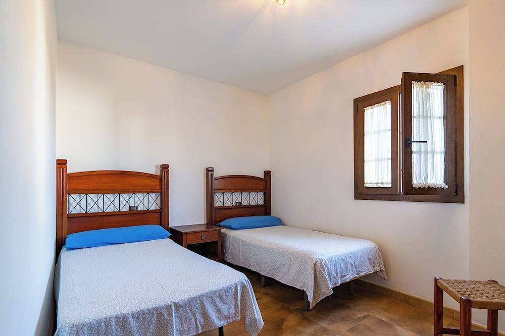 Villa Tebeto with spectacular Sunsets and Sacred Mountain views in Tindaya, La Oliva