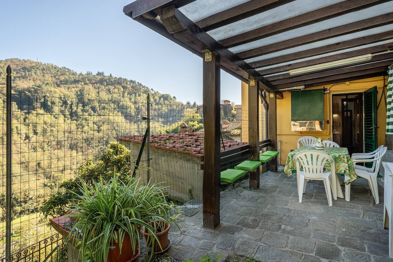 Holiday Home 'La Casa Di Bea' with Mountain View, Private Terrace and Private Garden in Pescia, Pistoia Province