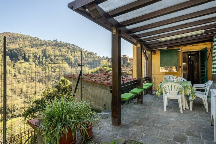 Casa vacanze 'La Casa Di Bea' con vista sulle montagne, terrazza privata e giardino privato in Pescia, Provincia di Pistoia