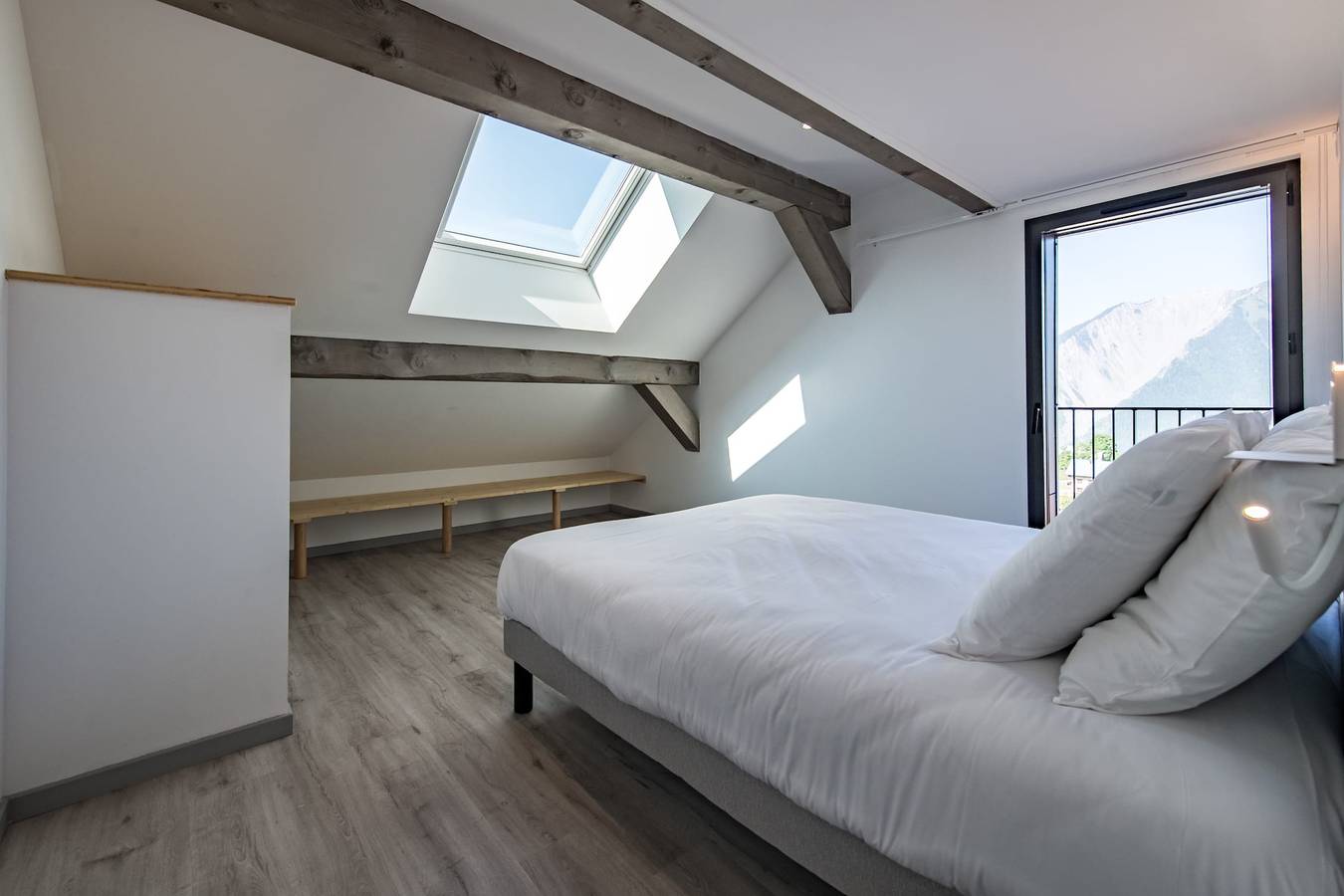 Ganze Wohnung, New Triplex | 4 Br | Near Slopes | Balcony & View in Albiez-Montrond, Region Saint-Jean-de-Maurienne