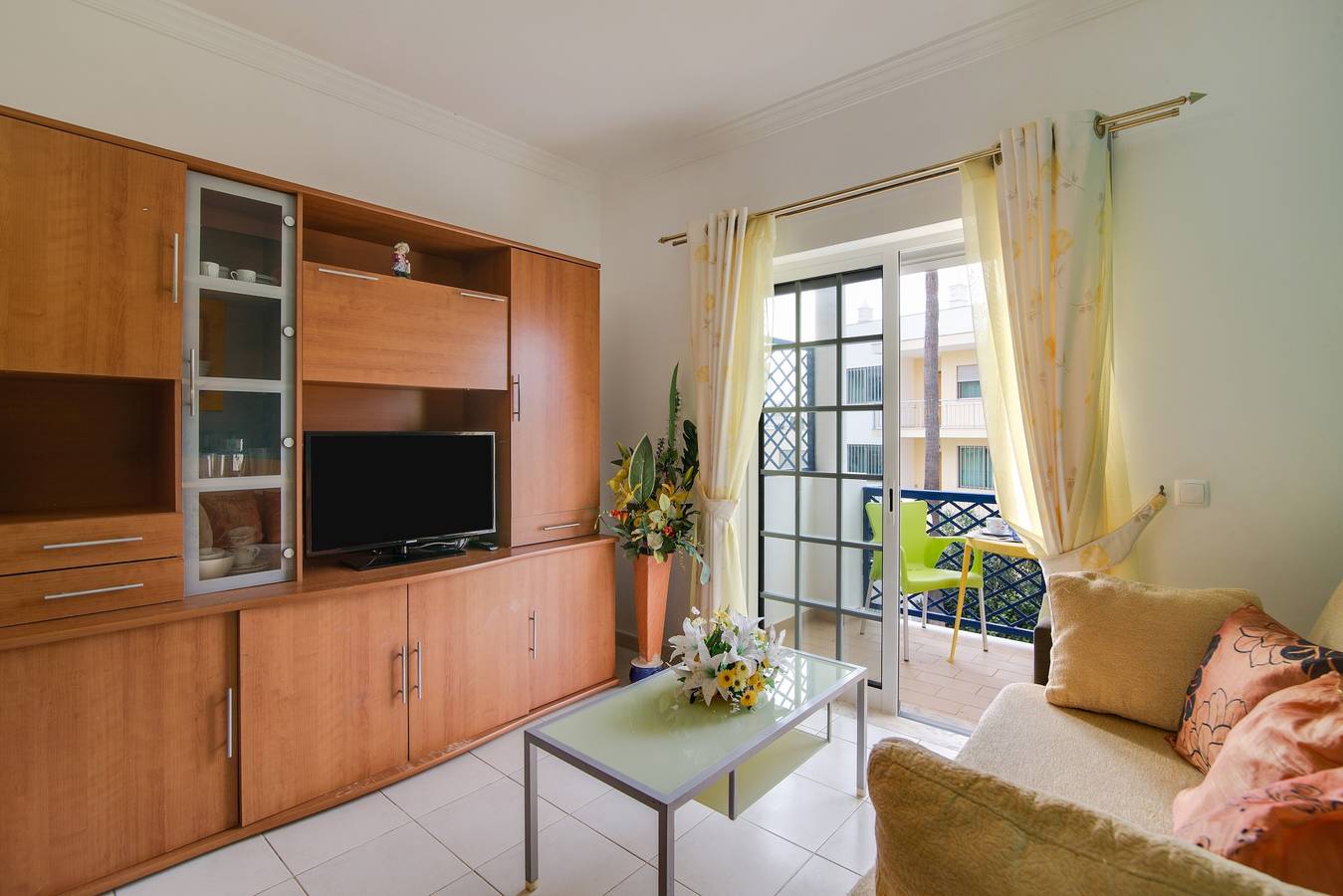 Apartamento inteiro, Apartamento "Bosque São José Ag" com Piscina, Wi-Fi, A/C, Varanda & Jardim in Albufeira, Distrito de Faro