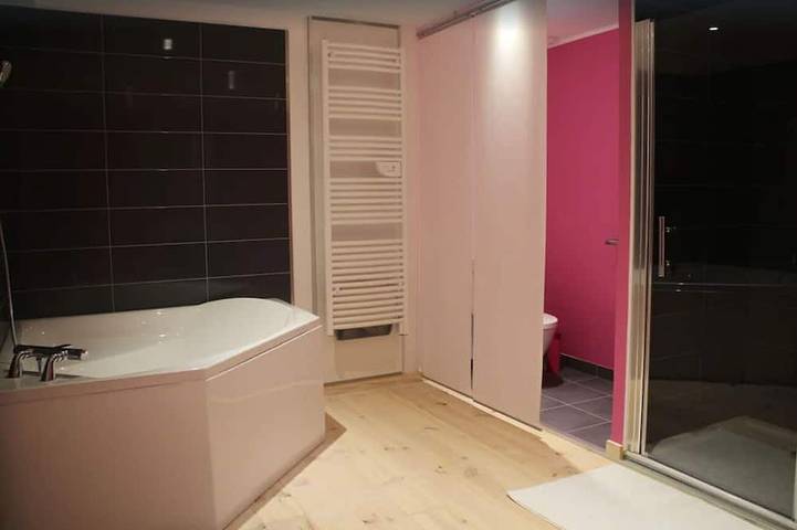 Location de vacances pour 4 personnes, avec jardin ainsi que sauna et balcon dans Plage de Trez Bellec - 4
