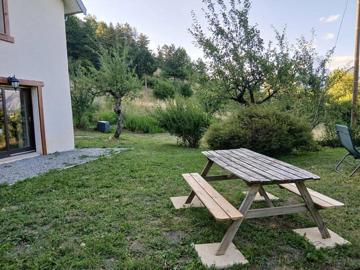 Location de vacances pour 6 personnes, avec terrasse et vue à Manteyer - 2