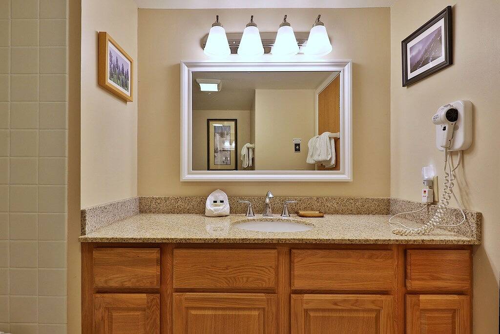 Ganze Wohnung, How to Lose Your Ski Pass in 10 Days with Mountain Views on Shuttle Route A1 in Killington, Rutland County