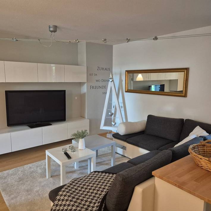 Hel lägenhet, Holiday Apartment 'Kleine Pause' with Private Terrace and Wi-Fi in Emmendingen, Südschwarzwald