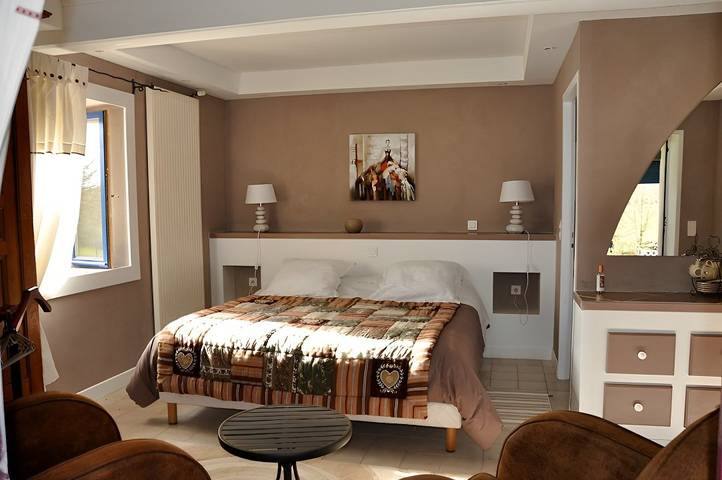 Chambre d’hôte pour 2 personnes, avec Terrasse et Jardin dans Molay