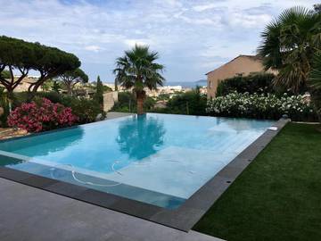 Chambre d’hôte pour 6 personnes, avec jardin ainsi que piscine et vue à Sainte-Maxime