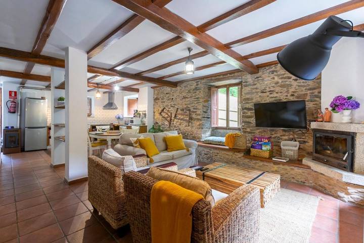 Casa de férias para 4 pessoas, com jardim e vista em Paderne (Espanha)
