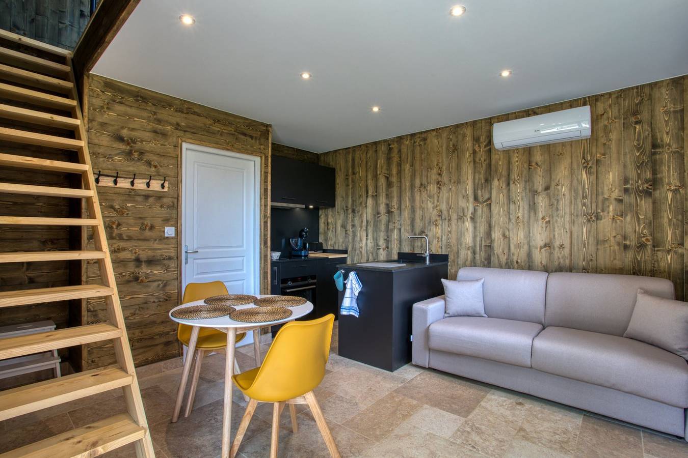 Cabane Spa des Charmes - le Domaine du Pech Eternel in Sarlat-la-Canéda, Périgord Noir