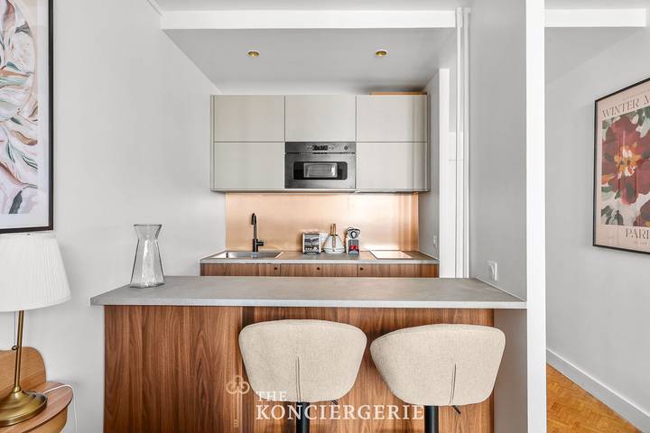 Appartement entier, Ecrin contemporain lumineux in Paris, Île de France