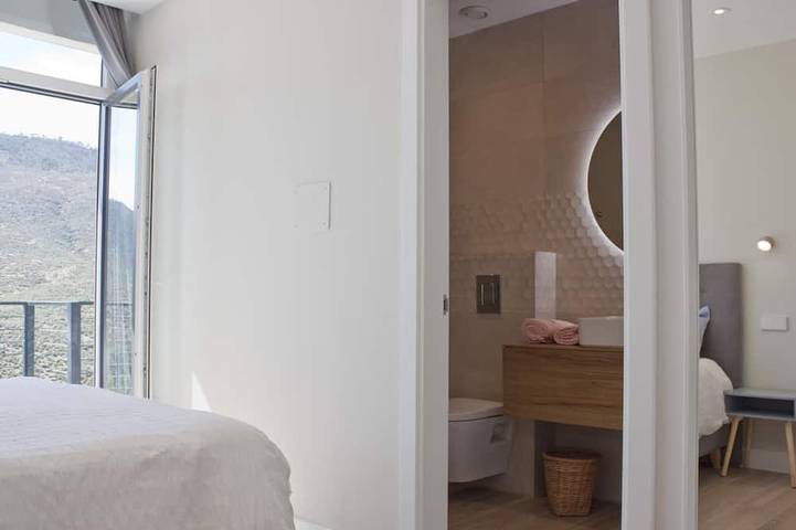 Brand new 3 bedroom villa with swimmingpool and garden in Robledo de Chavela, Madrid Province