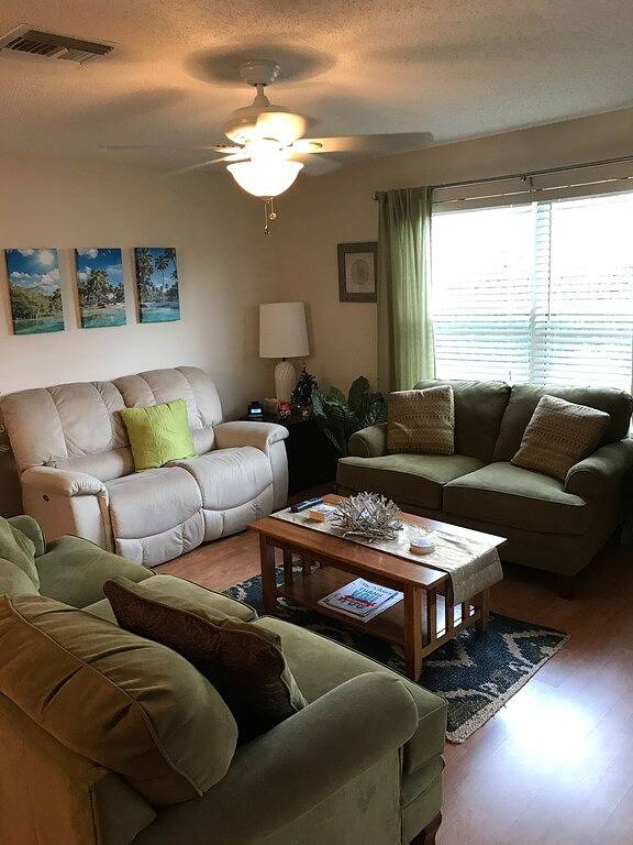 Der Herbst ist wunderschön in The Villages! Nizza 2 Schlafzimmer, 2 Badezimmer nach Hause mit Golfwagen! in The Villages, Sumter County