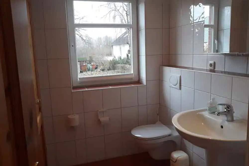 Ganze Wohnung, Schöne 2 Zimmer - Gästewohnung in Kiel-Kronshagen in Kieler Förde, Kronshagen