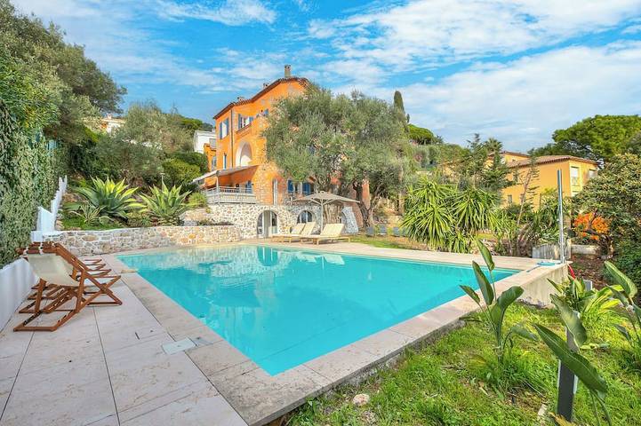 Villa pour 8 personnes, avec terrasse ainsi que sauna et jardin à Roquebrune-Cap-Martin