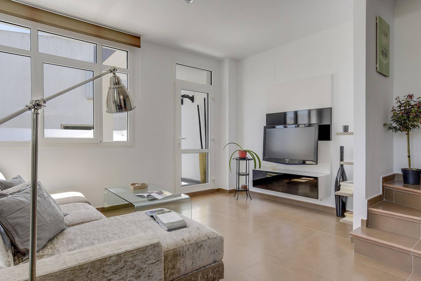 Modernes Haus in Strandnähe mit Pool, Dachterrasse, Wlan und Klimaanlage in La Fontanilla, Conil de la Frontera