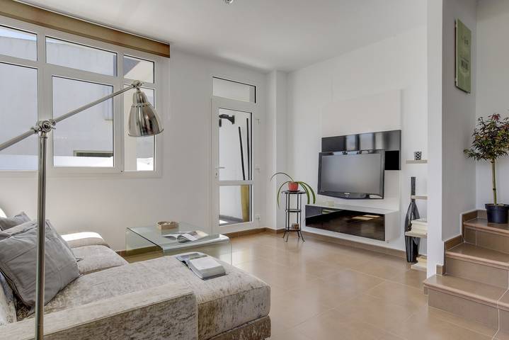 Modern house near the beach with pool, rooftop terrace, Wi-Fi and air conditioning in La Fontanilla, Conil de la Frontera