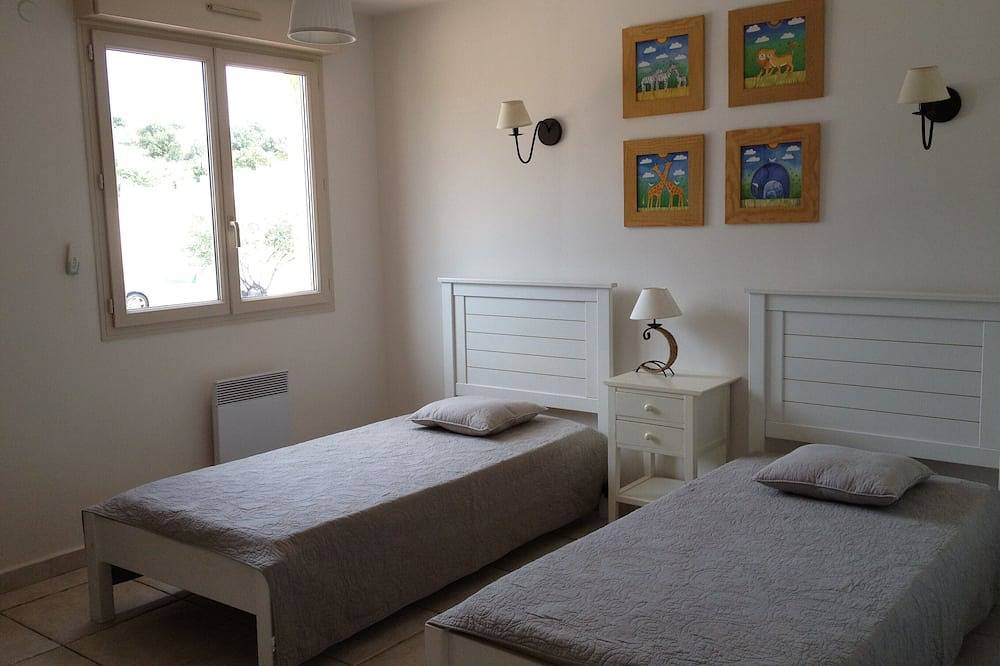 Villa face à la mer, charme, confort, et bien être pour des vacances réussies in Porto-Vecchio, Arrondissement de Sartène